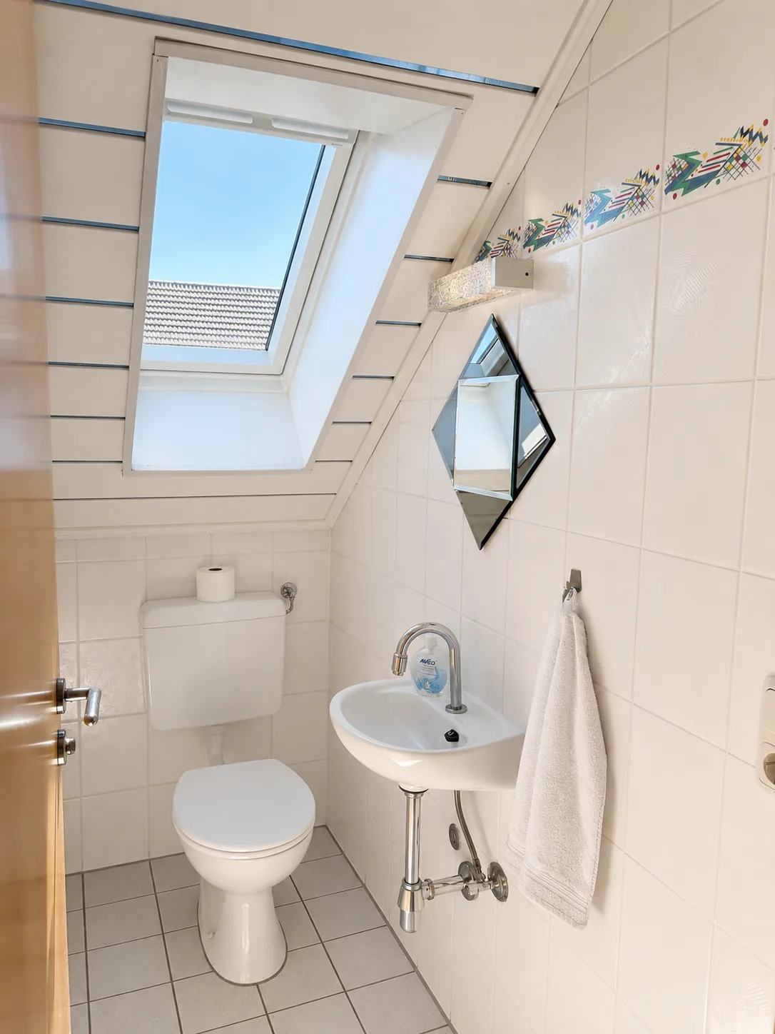 Separates Gäste-WC mit Tageslicht
